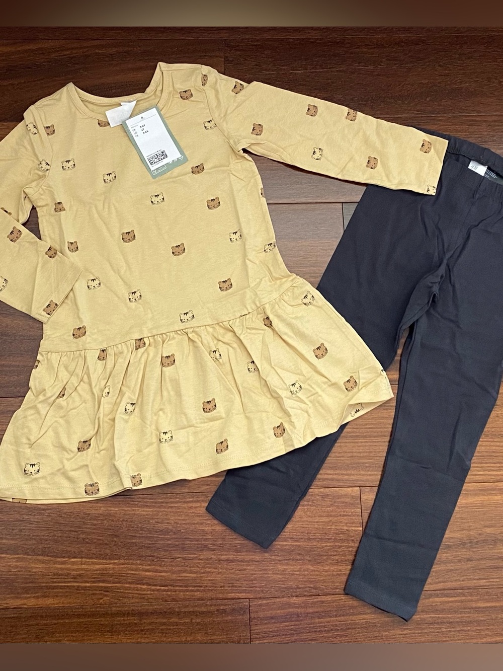 H&M Organic Cotton Dress and Leggings Set